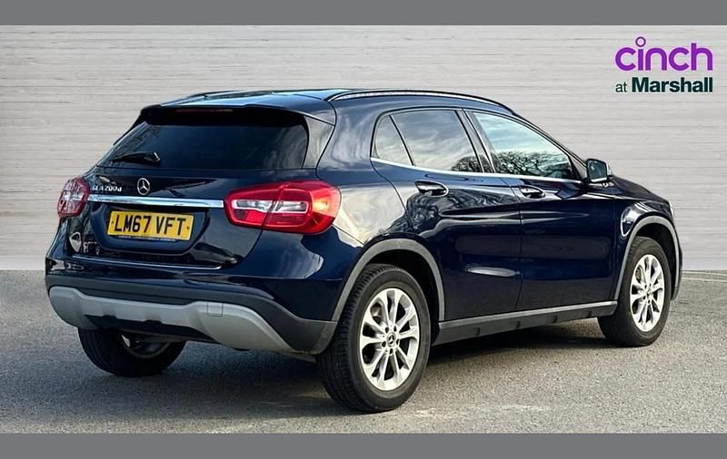 Used Mercedes GLA200 SE 134 HP (98 kW) 2017 Blue SUV