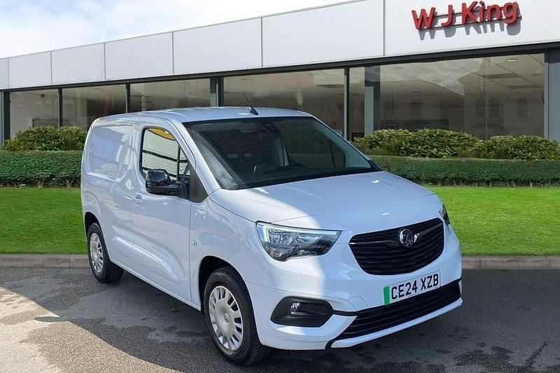White Used 2024 Vauxhall Combo MPV | £12,895 (Super price) - Image 1/3