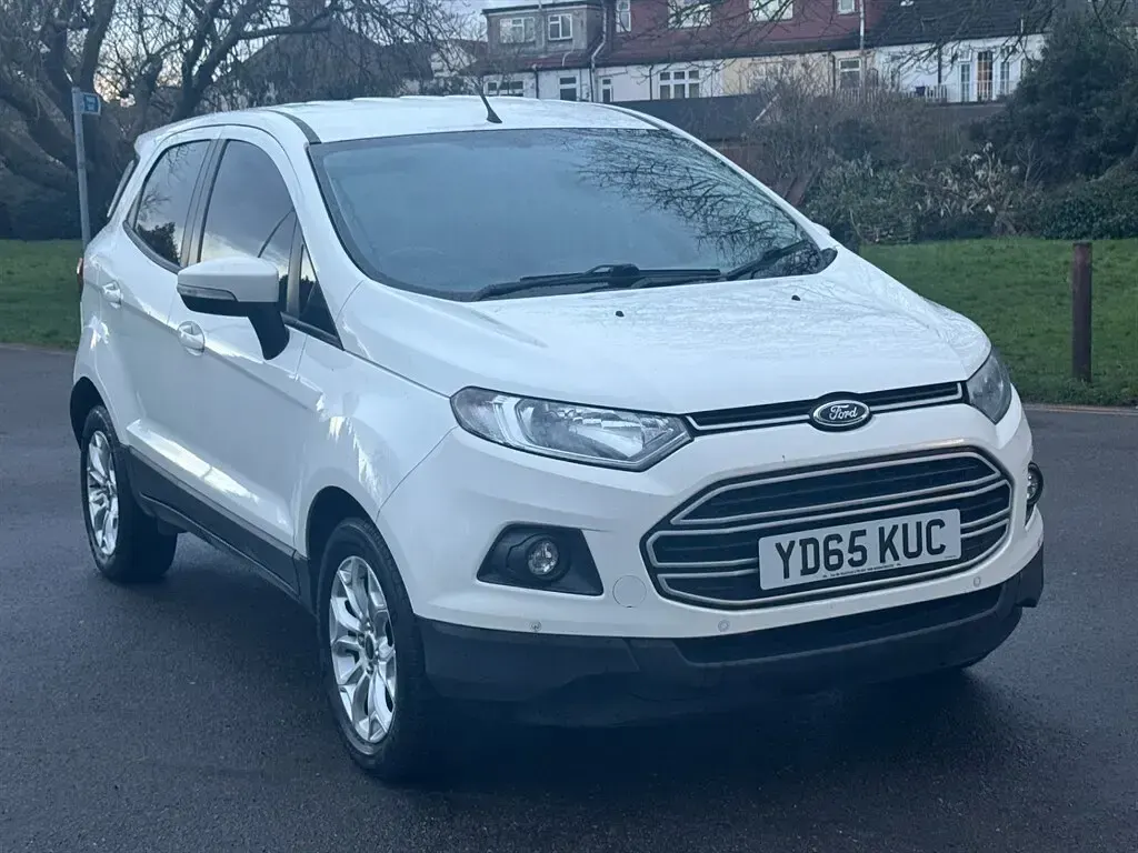 Used Ford Ecosport Zetec 112 HP (82 kW) 2015 White SUV