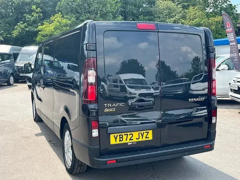Używany Renault Trafic 2023 Czarny