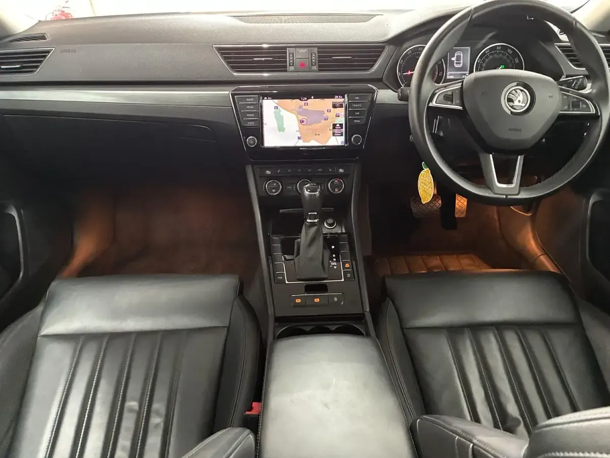 Used Skoda Superb SE L Executive 150 HP (110 kW) 2017 Silver Estate