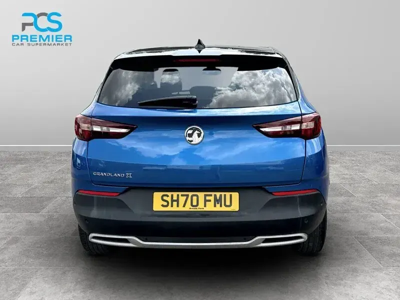 Used Vauxhall Grandland X SRi 130 HP (95 kW) 2020 Blue SUV