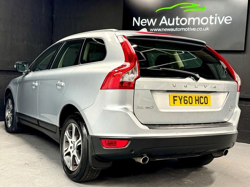 Used Volvo XC60 SE Lux 205 HP (150 kW) 2010 Silver SUV