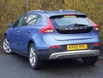 Used Volvo V40 120 HP (88 kW) 2016 Blue Hatchback