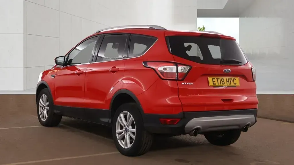 Used Ford Kuga Zetec 120 HP (88 kW) 2018 Race red SUV