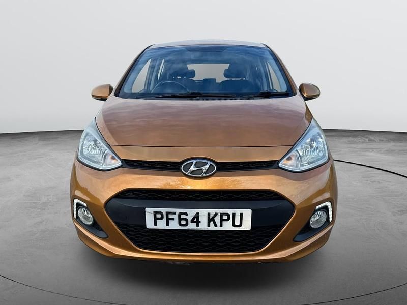 Used Hyundai i10 Premium 87 HP (63 kW) 2015 Orange Hatchback