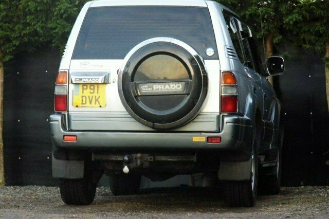 Used Toyota Land Cruiser 161 HP (118 kW) 2003 SUV