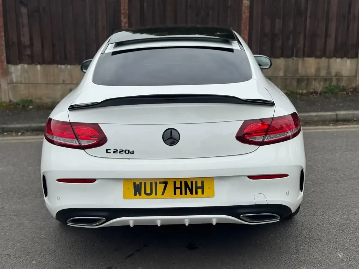 Begagnad Mercedes C220 AMG Line Premium 2017 Vit Sportkupé