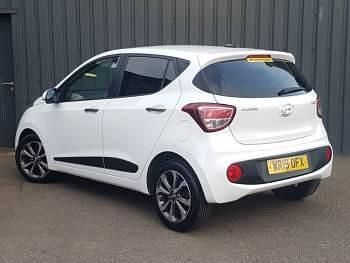 Used Hyundai i10 Premium SE 87 HP (63 kW) 2019 White Hatchback