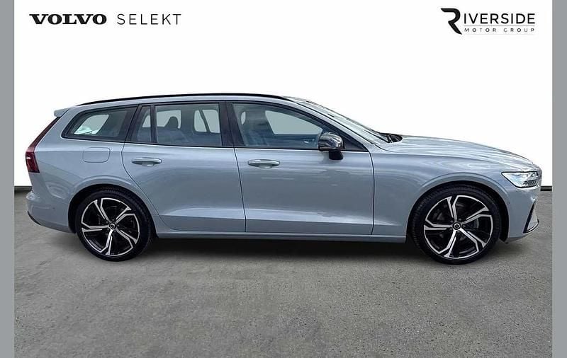 Begagnad Volvo V60 Plus 197 HK (144 kW) 2025 Grå Kombi
