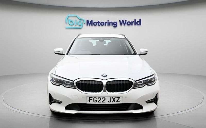 Used BMW 330e 292 HP (214 kW) 2022 White Estate