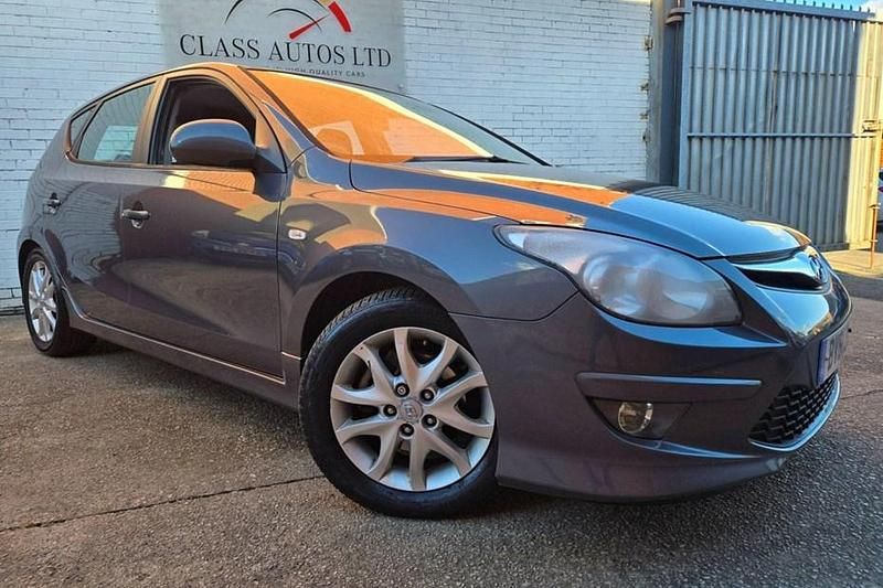 Grey Used 2011 Hyundai i30 Comfort Hatchback | £3,622 (Fair price) - Image 1/1