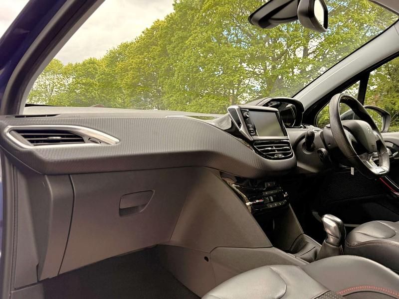 Used Peugeot 208 GT-line 110 HP (80 kW) 2016 Blue Hatchback