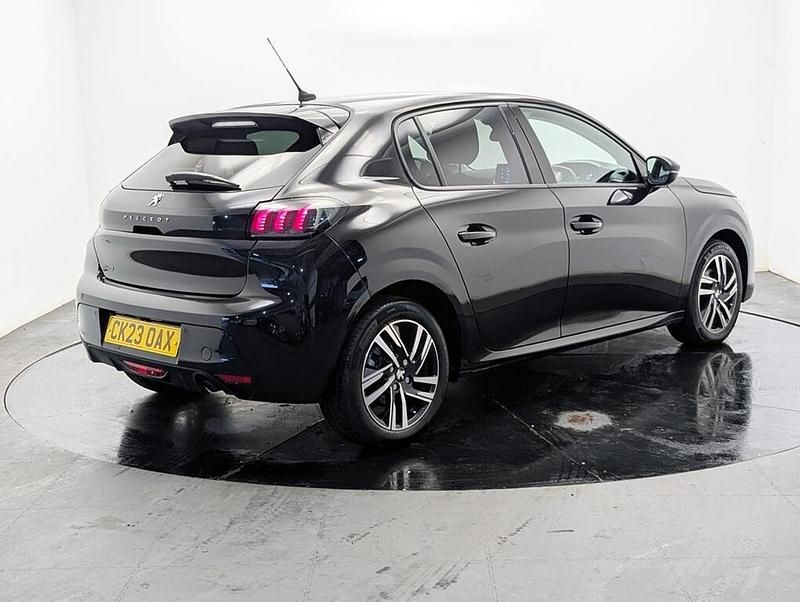 Used Peugeot 208 Allure+ 99 HP (72 kW) 2023 Black Hatchback