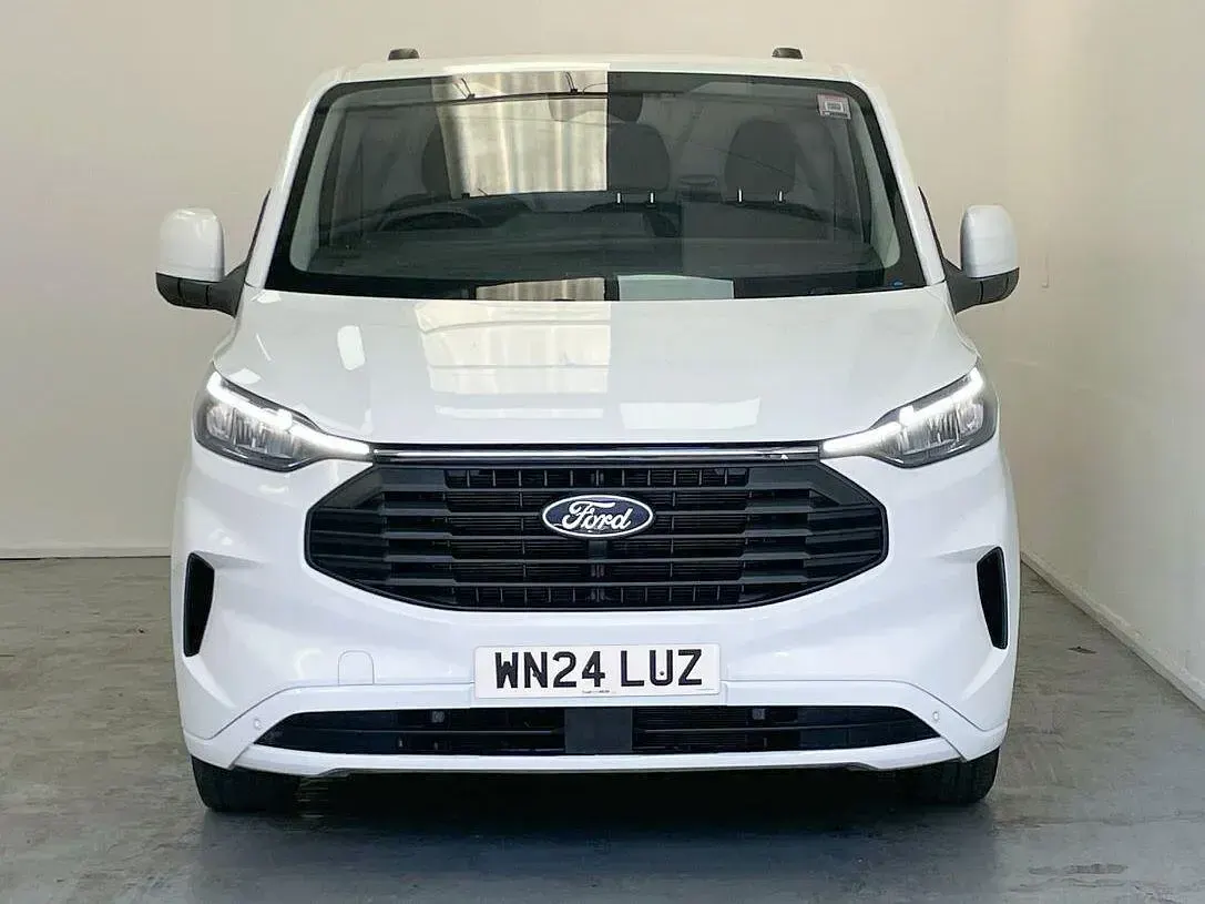 Used Ford Transit Custom Limited 136 HP (100 kW) 2024 White Van