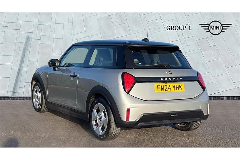 Used Mini Cooper Hatch 156 HP (114 kW) 2024 Silver Hatchback