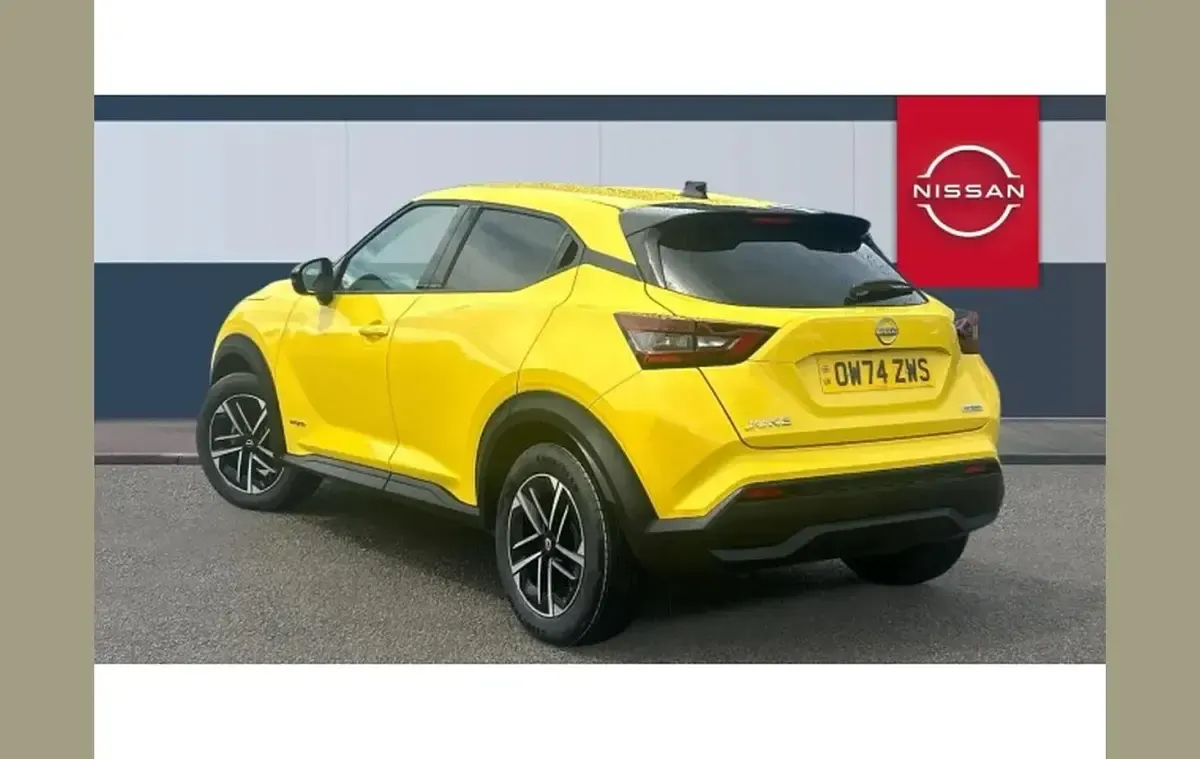 Used Nissan Juke N-Connecta 143 HP (105 kW) 2025 Yellow SUV