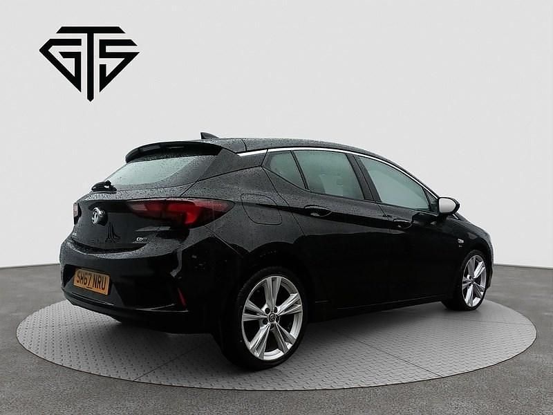 Second-hand Vauxhall Astra SRi 2017 Negru Hatchback