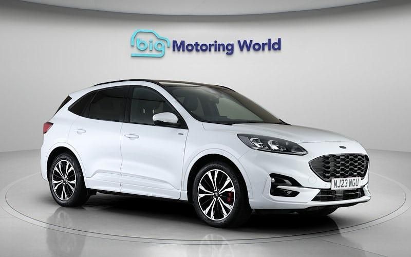 Second-hand Ford Kuga ST-Line X 150 CP (110 kW) 2023 Alb SUV