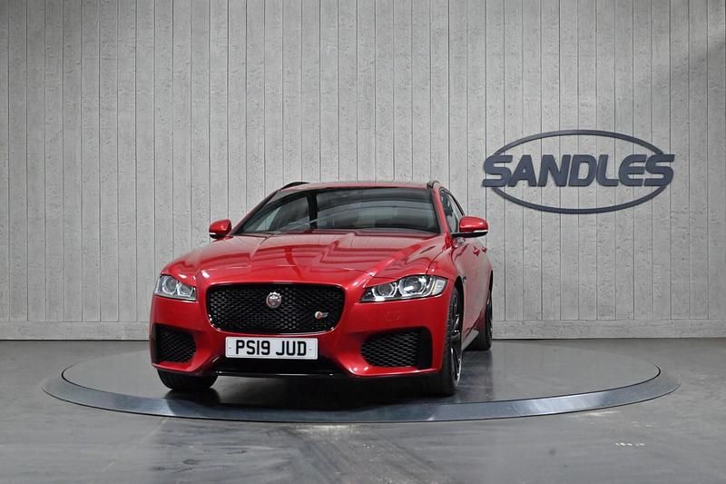 Used Jaguar XF Sportbrake S 300 HP (220 kW) 2019 Red Estate
