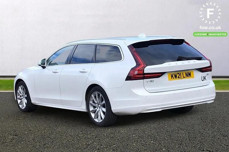 Used Volvo V90 Momentum 2021 White Estate