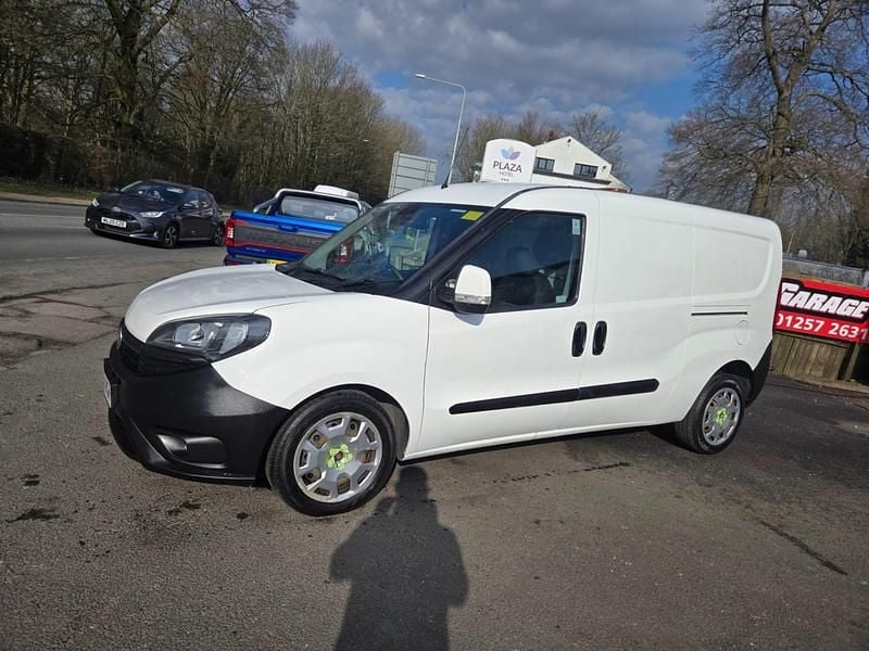 Used Fiat Doblò 2018 White MPV