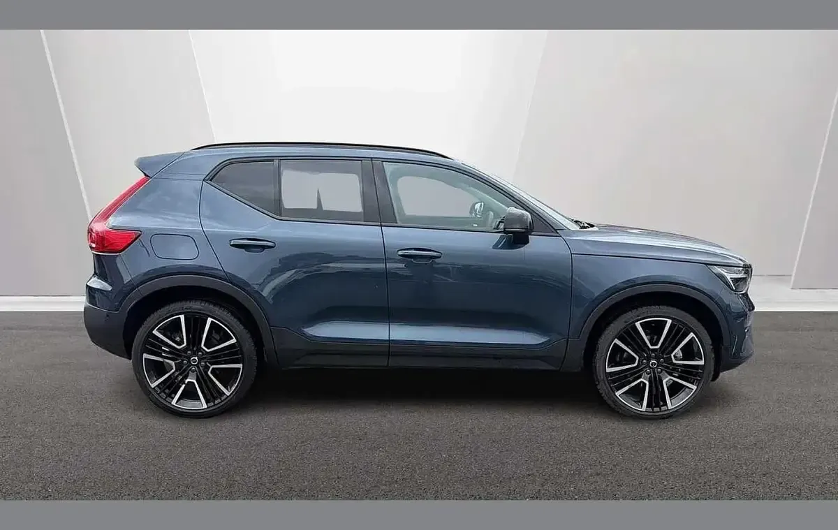 Used Volvo XC40 Ultra 194 HP (142 kW) 2025 Blue SUV