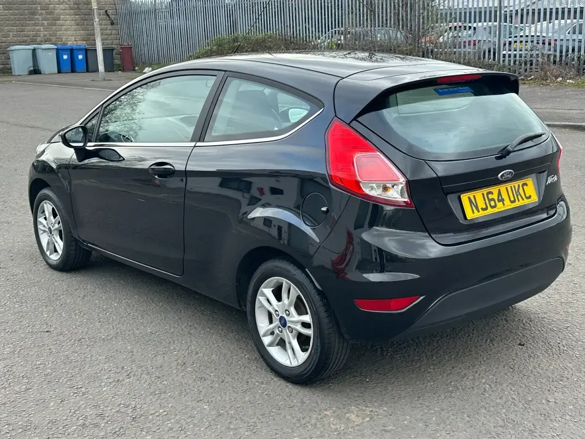 Used Ford Fiesta Zetec 82 HP (60 kW) 2014 Black Hatchback