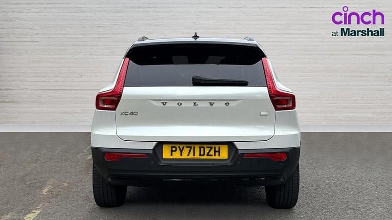 Used Volvo XC40 R-Design Pro 262 HP (192 kW) 2021 White SUV