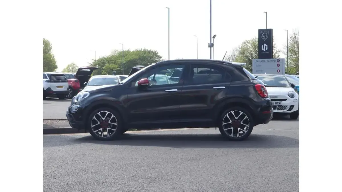 Usado Fiat 500X Red 148 HP (108 kW) 2021 Preto SUV