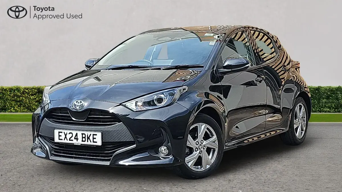 Used Toyota Yaris 116 HP (85 kW) 2024 Eclipse black Hatchback