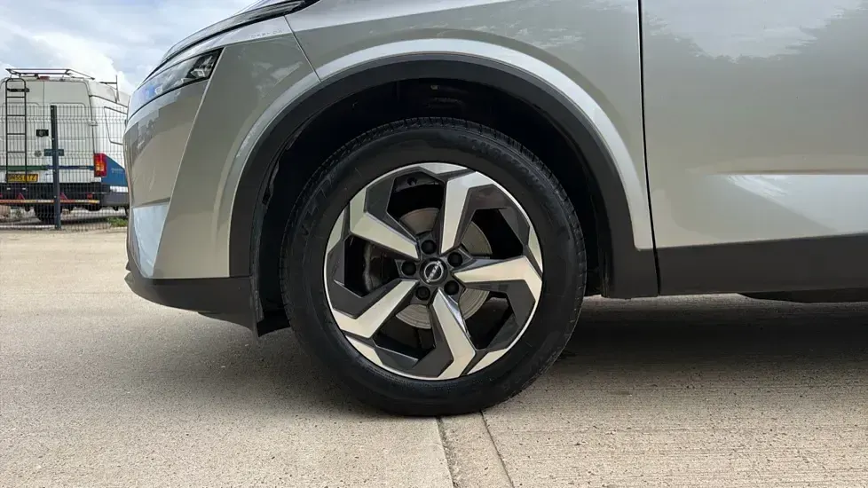 Used Nissan Qashqai N-Connecta 158 HP (116 kW) 2024 Silver SUV