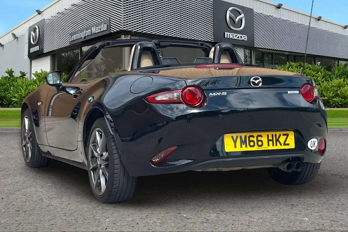 Used Mazda MX5 Inclusive 160 HP (117 kW) 2017 Black Cabriolet