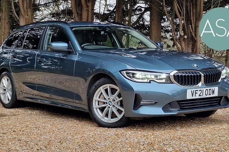 Used BMW 330e Comfort Edition 2021