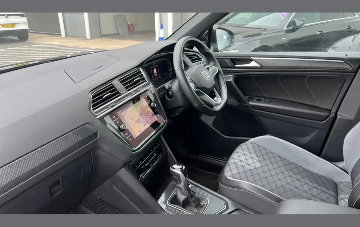 Used VW Tiguan R-line 147 HP (108 kW) 2023 Black SUV