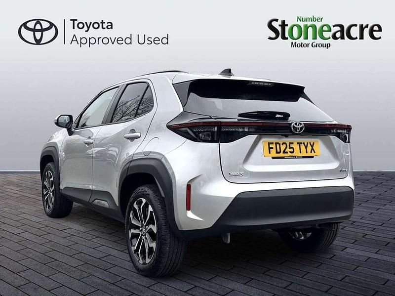 Used Toyota Yaris Cross Design 113 HP (83 kW) 2025 Silver SUV