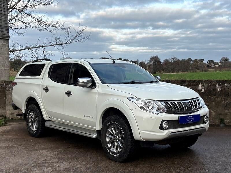 White Used 2016 Mitsubishi L200 Pickup | £13,800 (Expensive) - Image 1/4