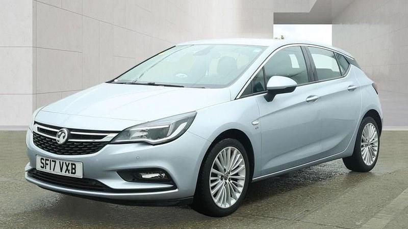 Used Vauxhall Astra Elite 150 HP (110 kW) 2017 Silver Hatchback