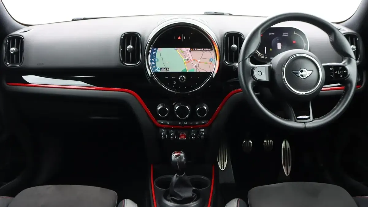 Usado Mini Cooper Countryman Sport 134 HP (98 kW) 2022 Prateado SUV