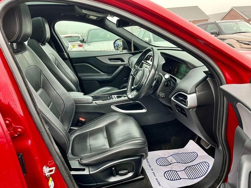 Used Jaguar F-Pace R-Sport 180 HP (132 kW) 2017 Red SUV