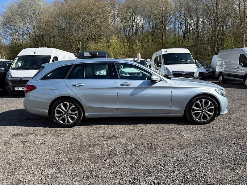 Used Mercedes C200 136 HP (100 kW) 2016 Silver Estate