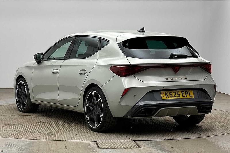 Used Cupra Leon 150 HP (110 kW) 2025 Taiga grey Hatchback