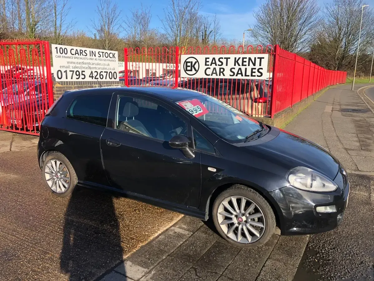 Used Fiat Punto 77 HP (56 kW) 2014 Black Hatchback