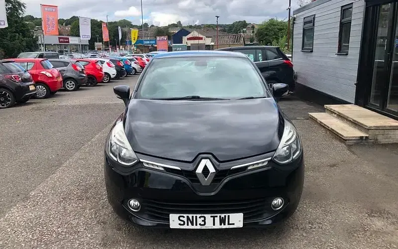 Used Renault Clio Dynamique 73 HP (53 kW) 2015 Hatchback