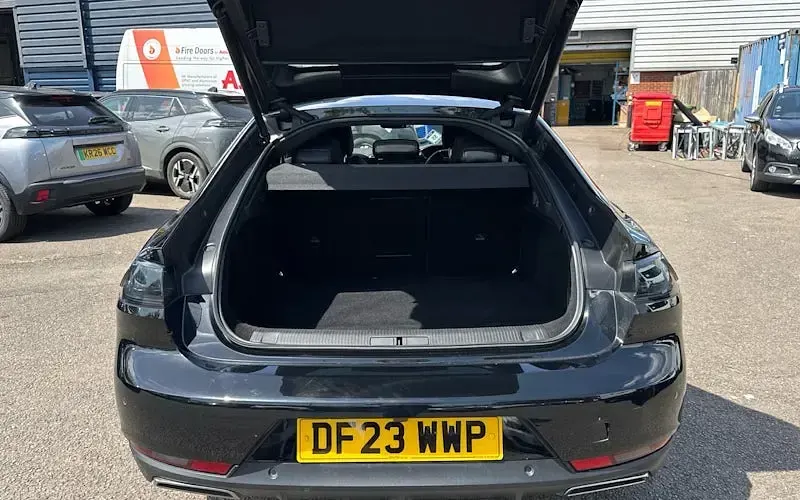 Usado Peugeot 508 Premium 131 CV (96 kW) 2023 Negro Utilitario