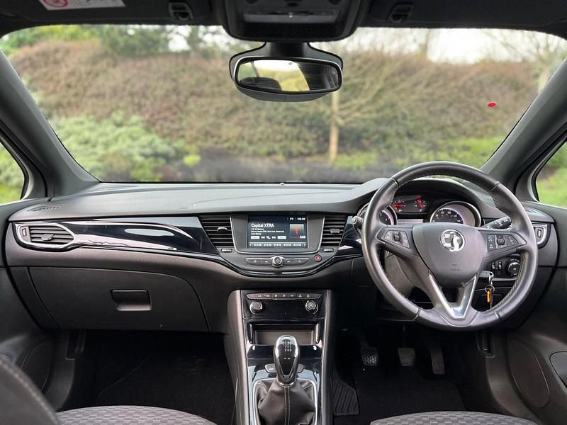 Used Vauxhall Astra SRi 150 HP (110 kW) 2019 Blue Hatchback