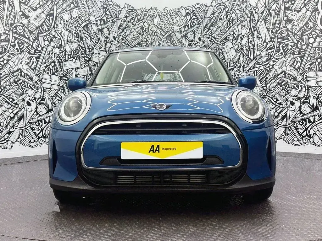 Used Mini ONE Classic 102 HP (75 kW) 2022 Blue Hatchback