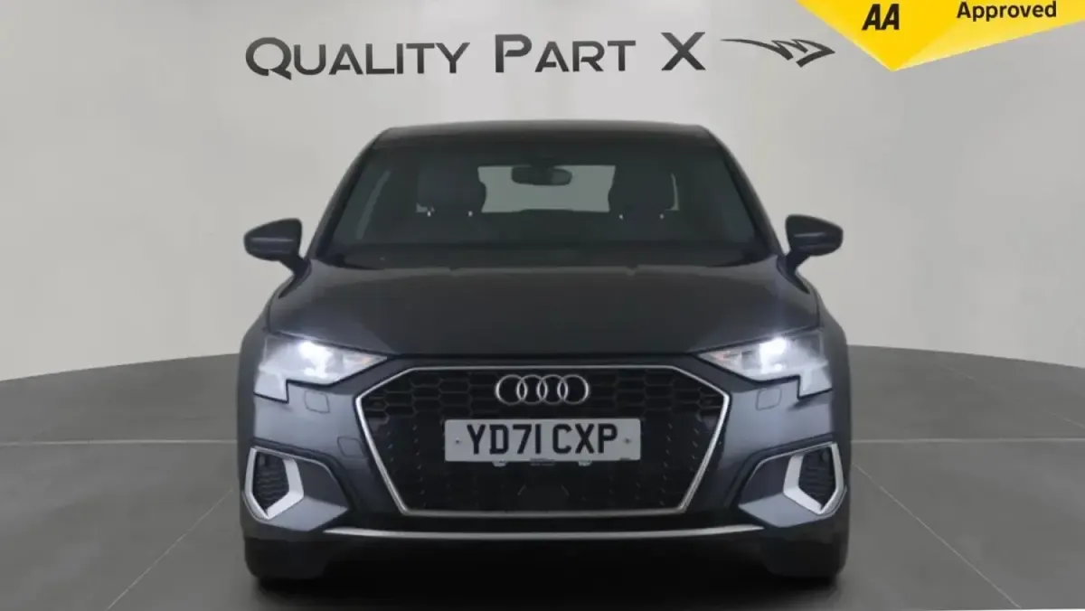 Używany Audi A3 Sport 116 KM (85 kW) 2021 Szary Sedan/Limuzyna