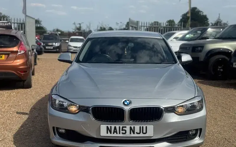 Used BMW 318 Comfort Edition 143 HP (105 kW) 2015 Silver Sedan