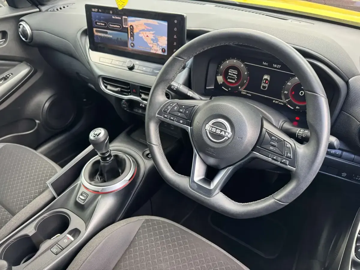 Używany Nissan Juke N-Connecta 2024 Żółty SUV